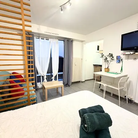 Athena - Gare Rer - Avec Balcon Et Parking شقة *