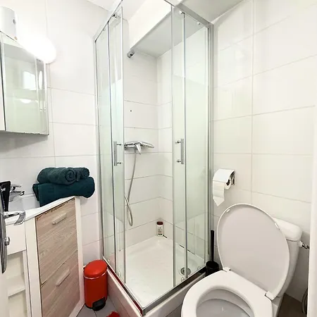 Athéna - Gare Rer - Avec Balcon Et Parking Appartement Melun